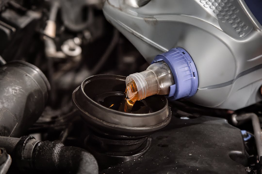 Does Your Car Needs an Oil Change? Don't Ignore the Warning Signs
